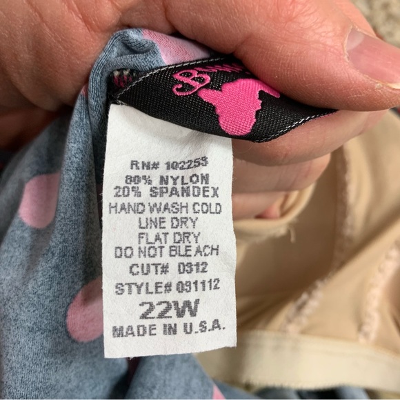 Bettie Page polka dot retro swimsuit - Picture 6 of 11